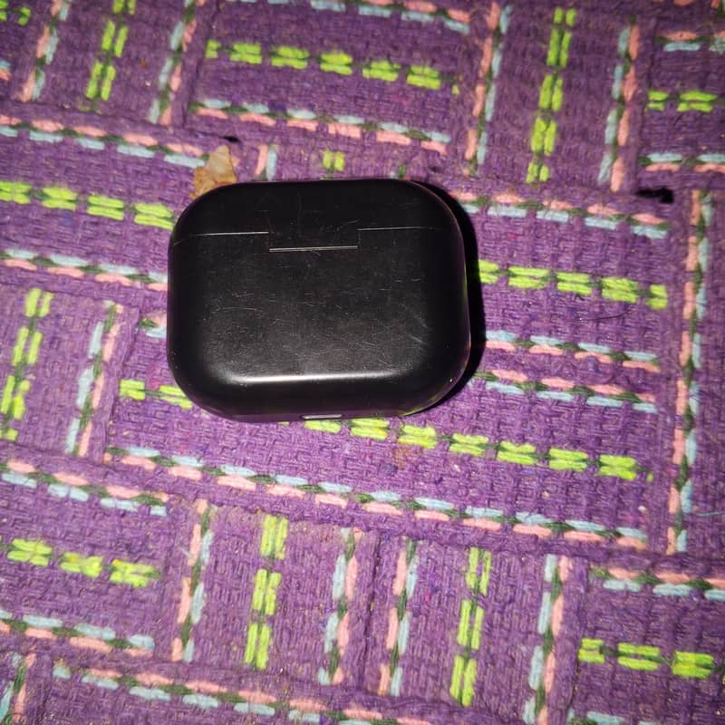 earbuds 1