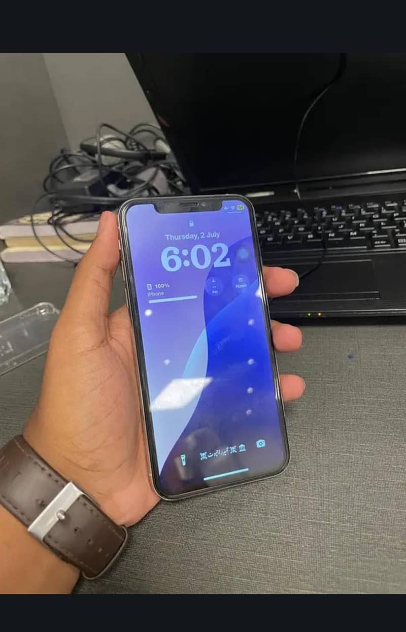 Apple iPhone XS 4