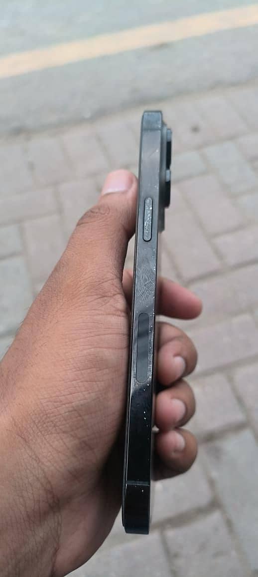 Apple iPhone 14 Pro Max 3