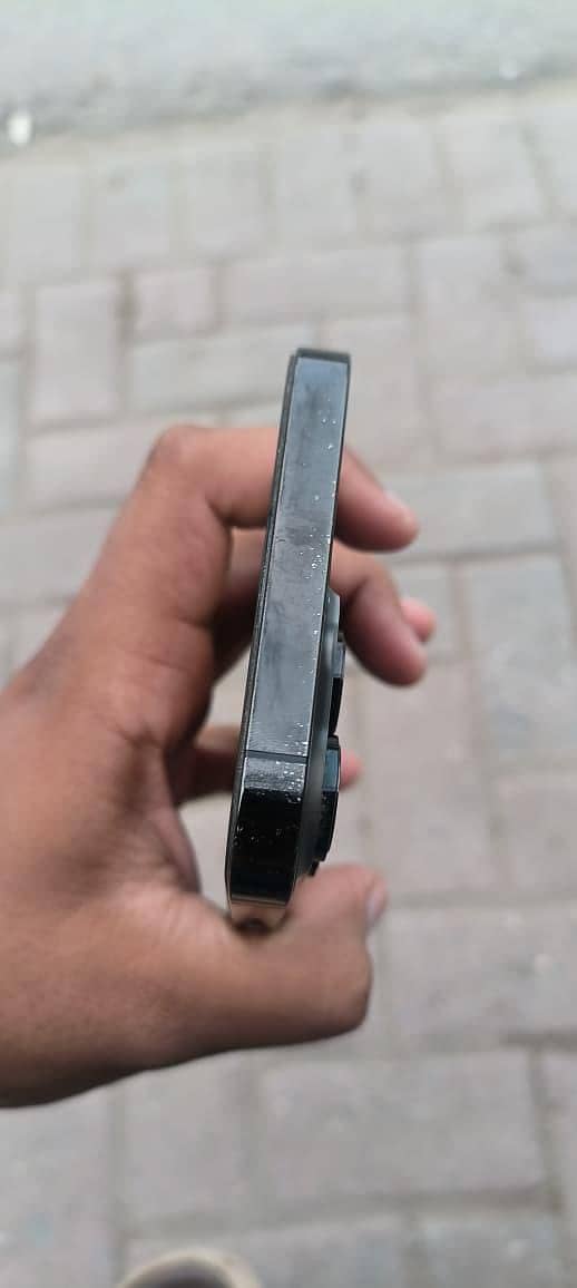Apple iPhone 14 Pro Max 4