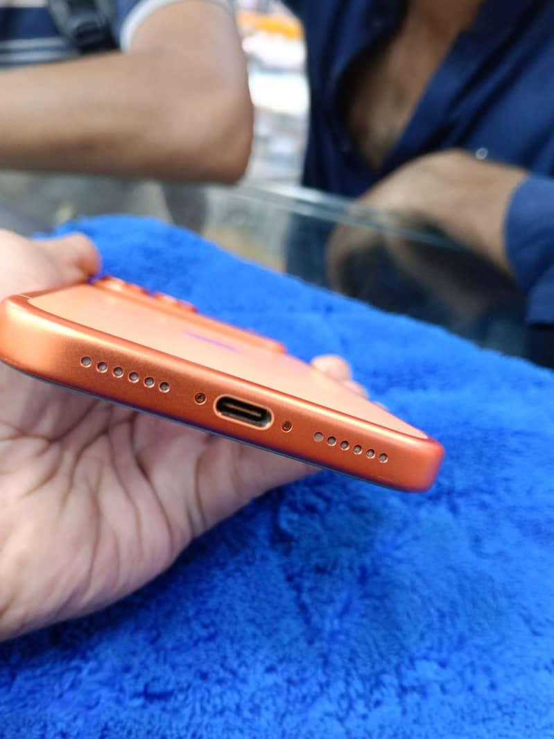 Apple iPhone 17 Pro Max 2