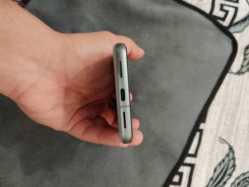 Google Pixel 8 2