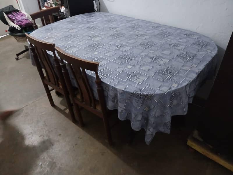 6 chairs and table 0