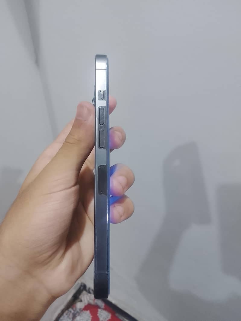 Apple iPhone 13 Pro 2