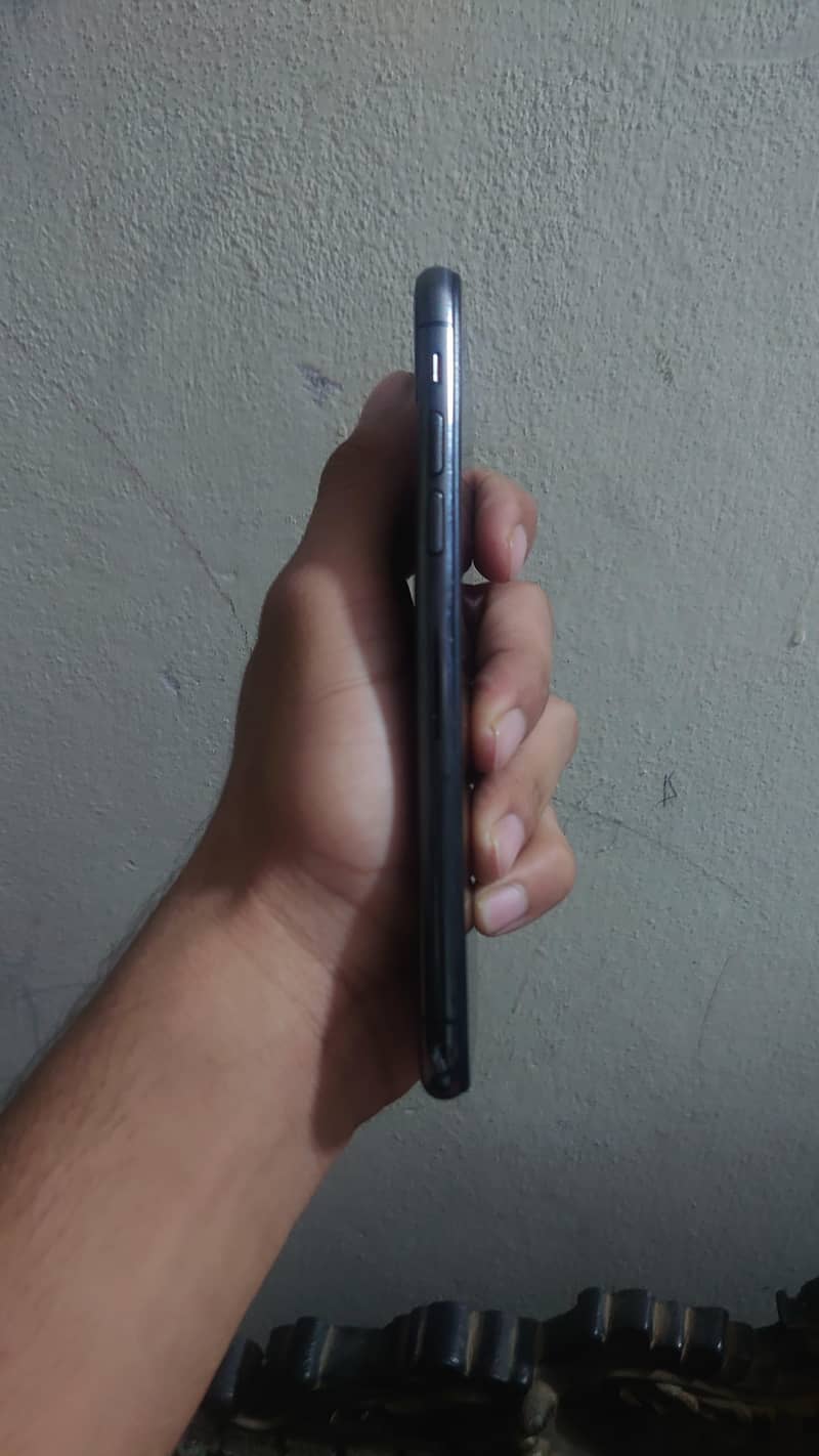 Apple iPhone XS 3