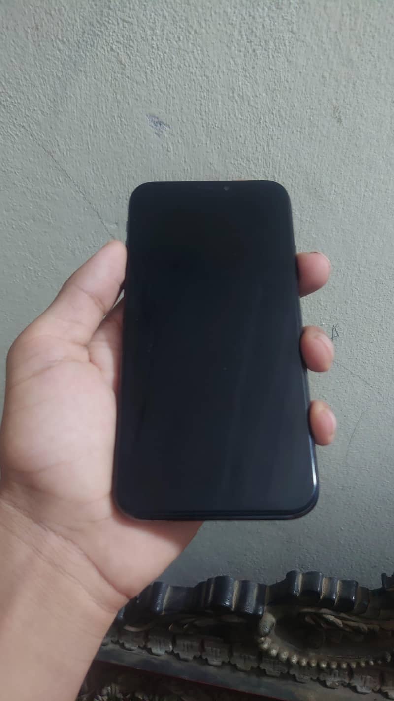 Apple iPhone XS 4