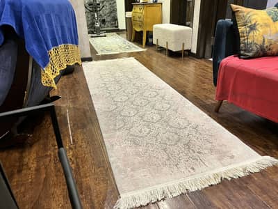 PREMIUM WOVEN CARPET LIKE NEW