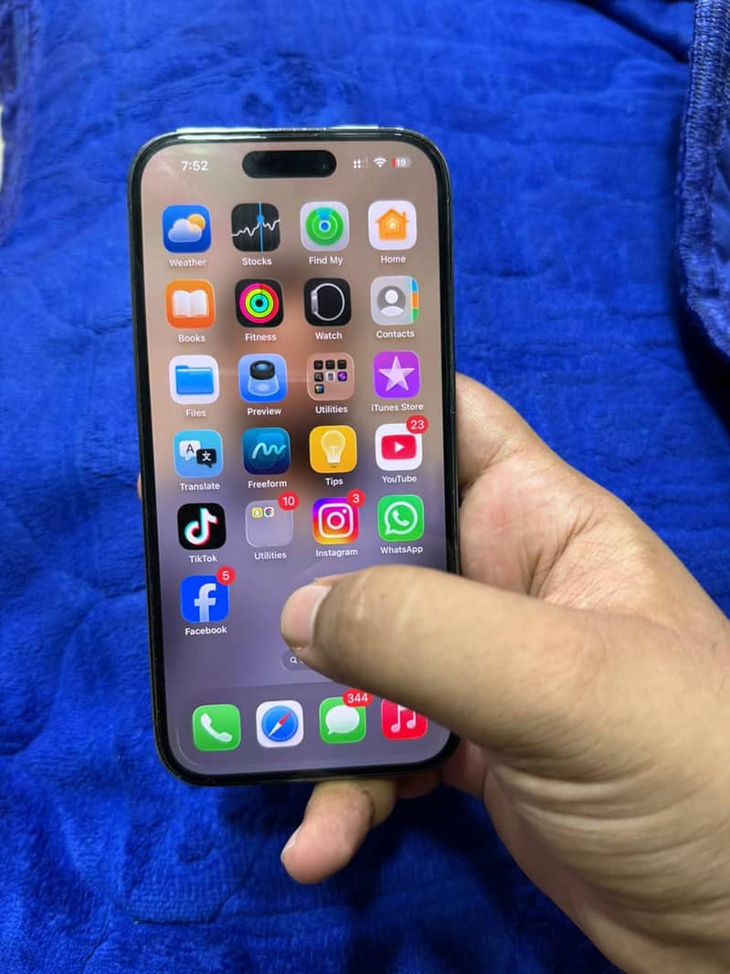 Apple iPhone 14 Pro 1