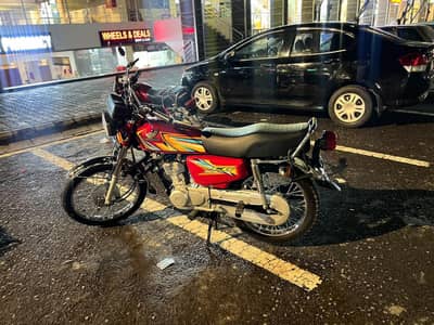 125 2025 model, complete documents (no number) 5000 driven