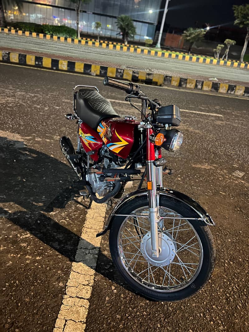 125 2025 model, complete documents (no number) 5000 driven 1