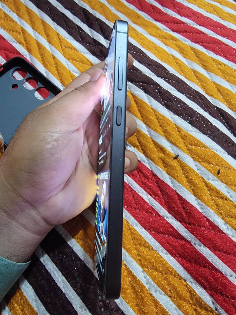 Samsung Mobile S24 Plus 1