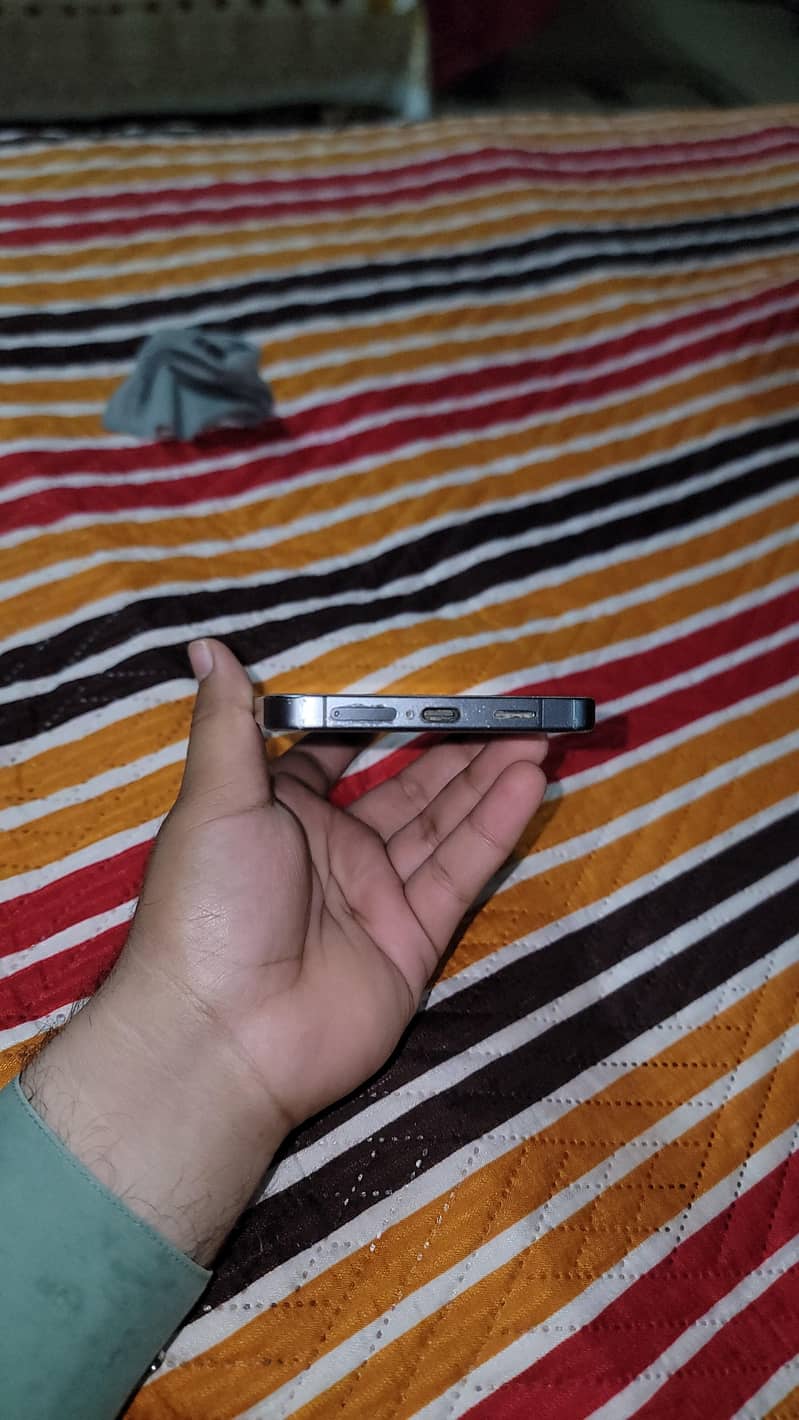 Samsung Mobile S24 Plus 2