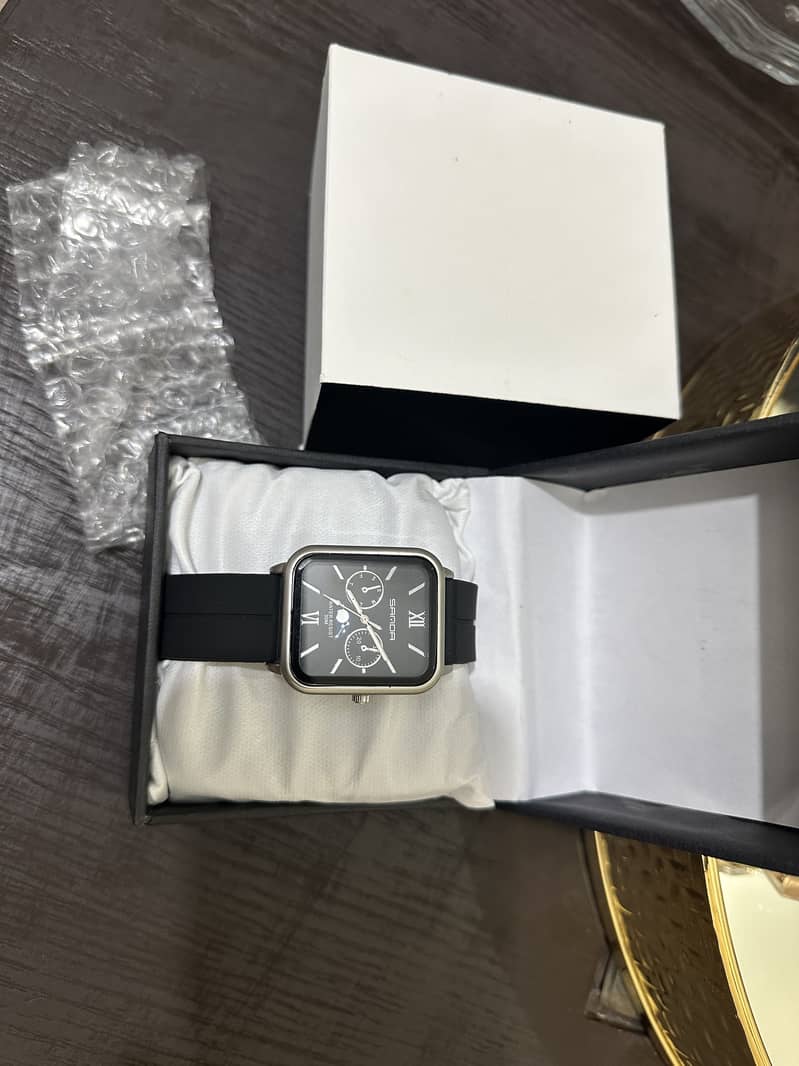 Men watch 3