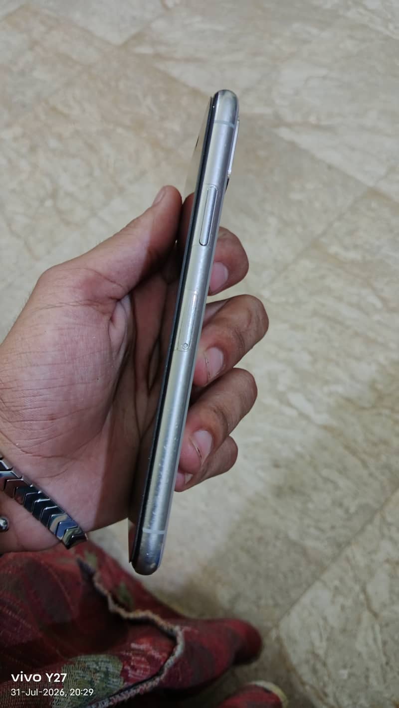 Apple iPhone X 1