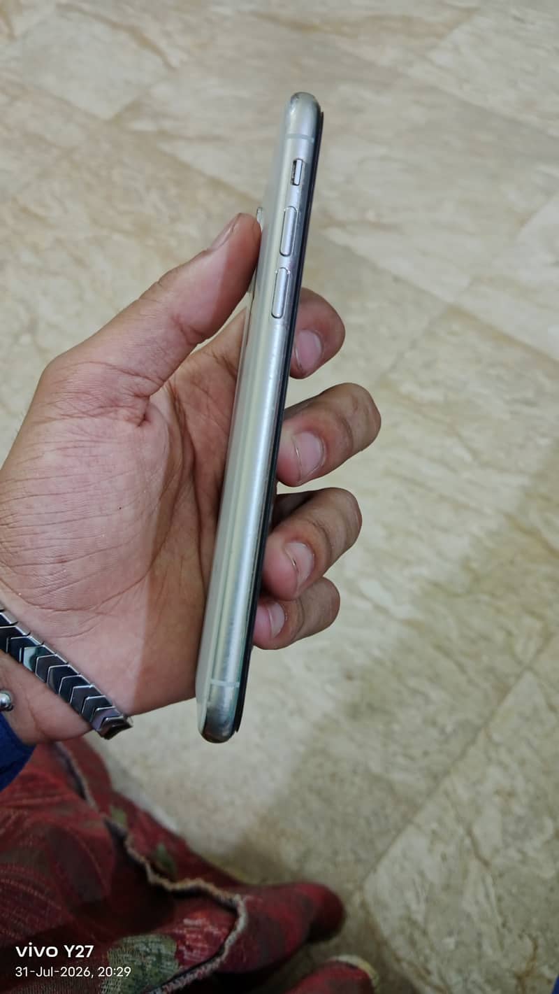 Apple iPhone X 2