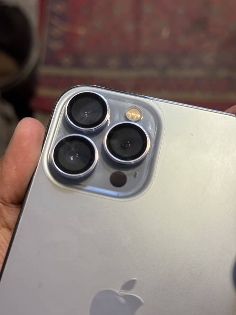 Apple iPhone 13 Pro Max 4