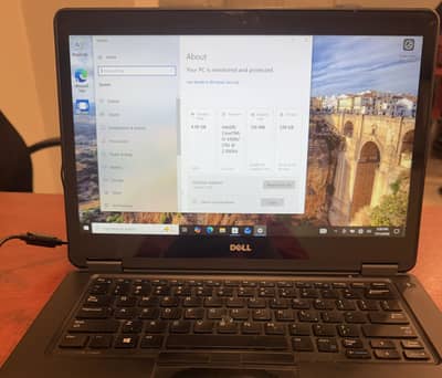 Intel Core i5-5300u, 8GB RAM, 238 GB storage,