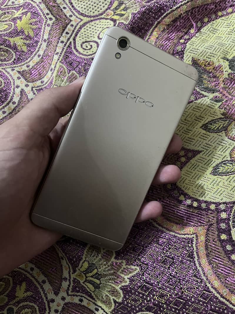 Oppo A37 1