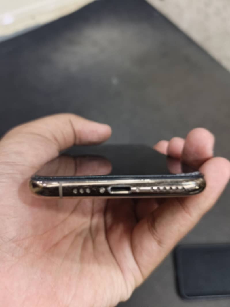 Apple iPhone 11 Pro 2