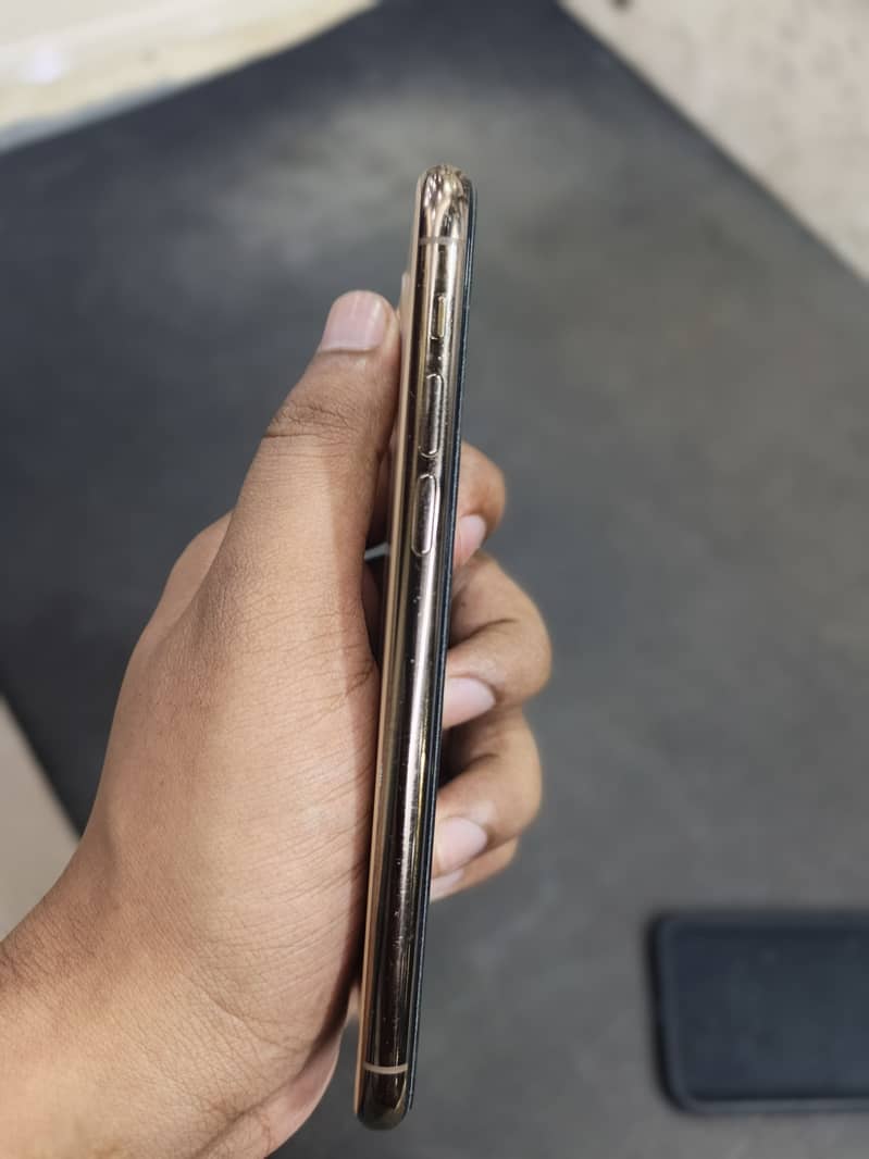 Apple iPhone 11 Pro 3