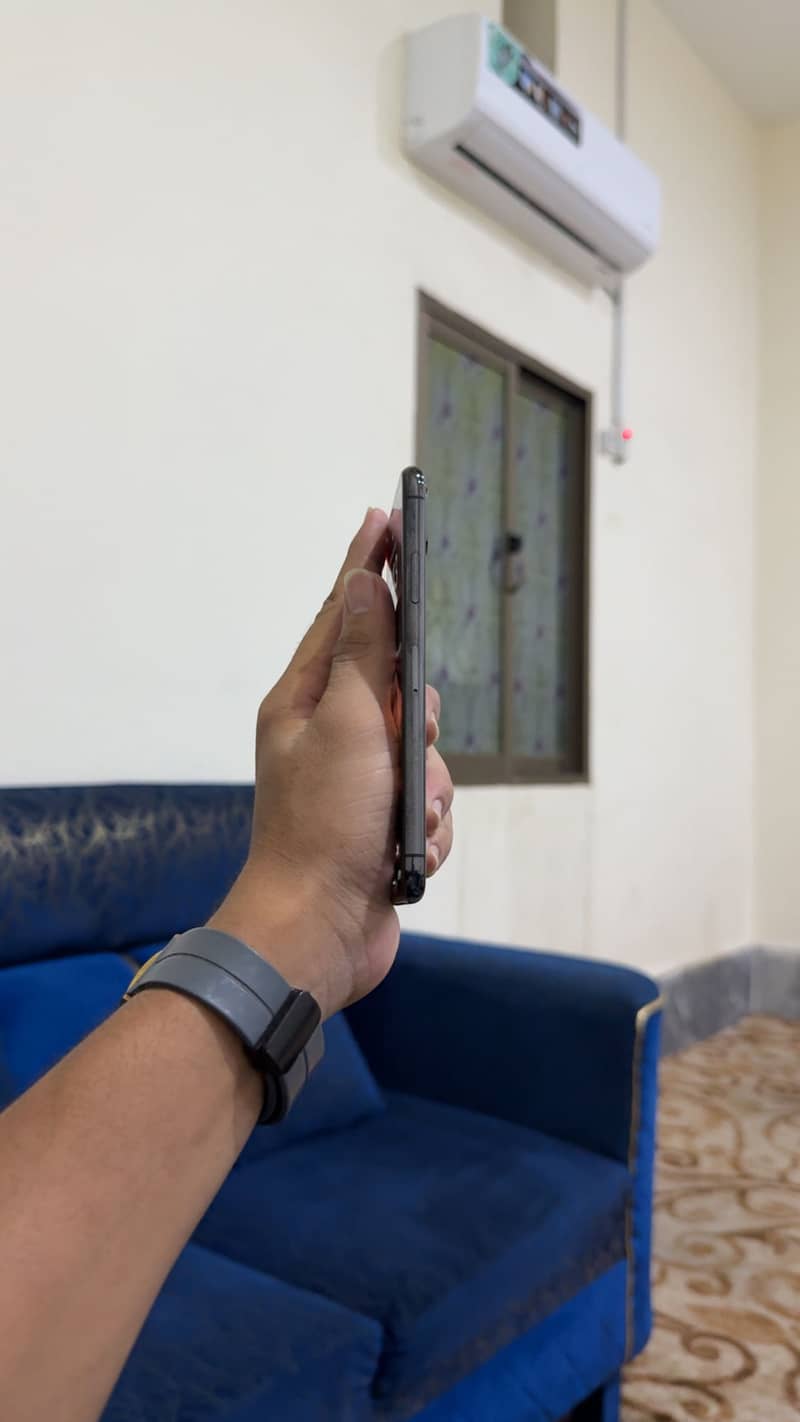 Apple iPhone X 2