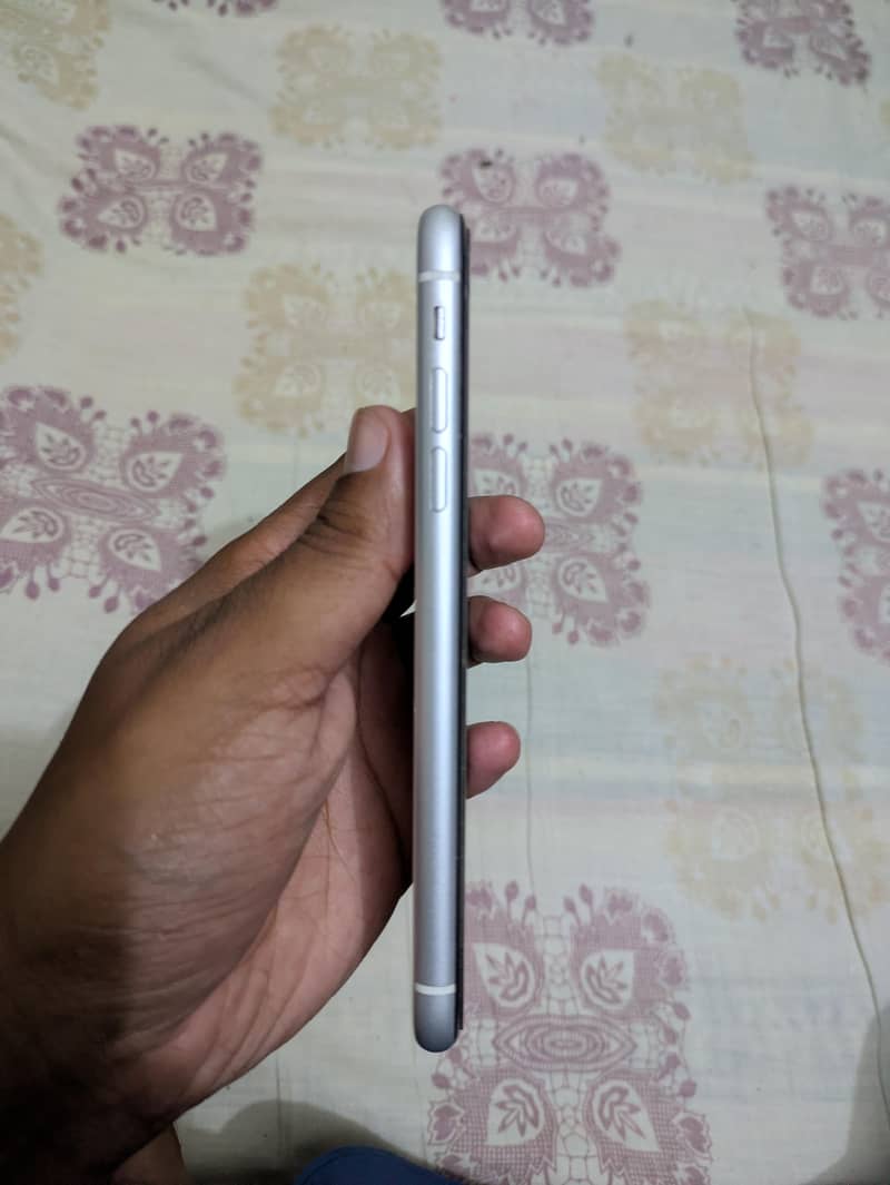 iPhone XR 2