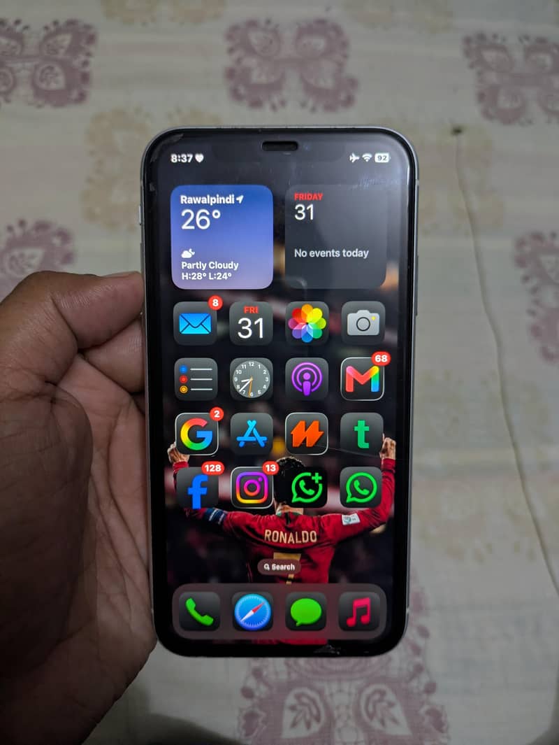 iPhone XR 4