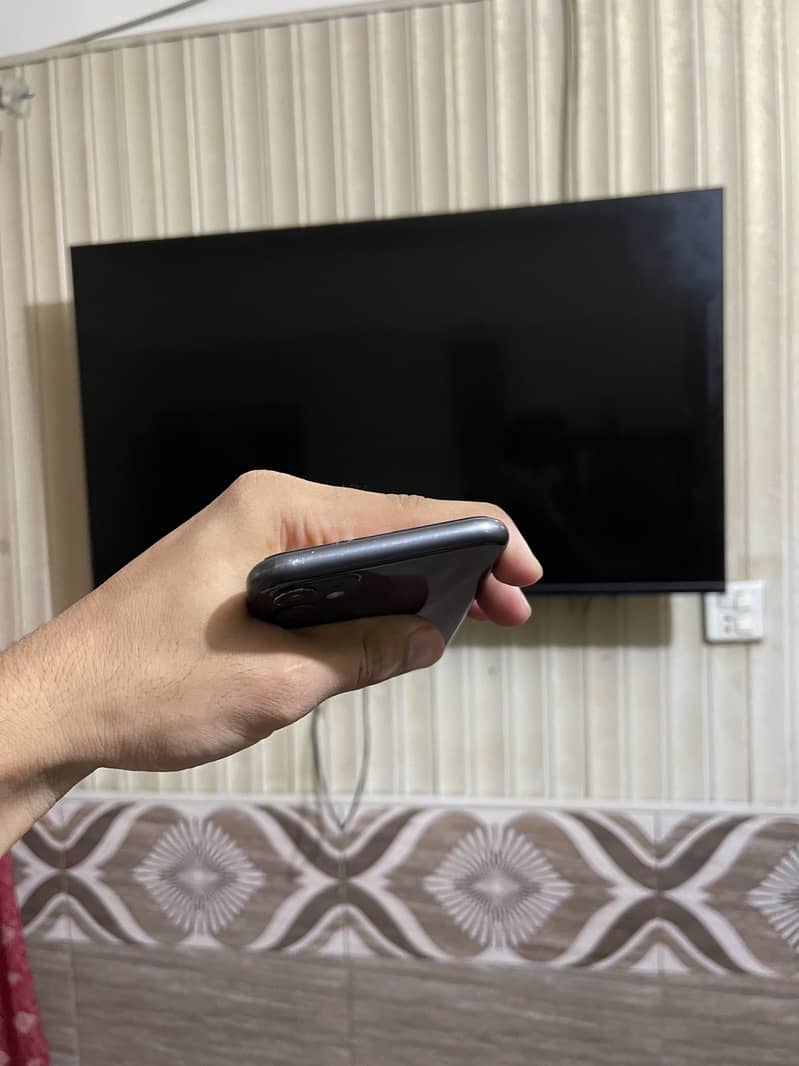 Apple iPhone 11 3