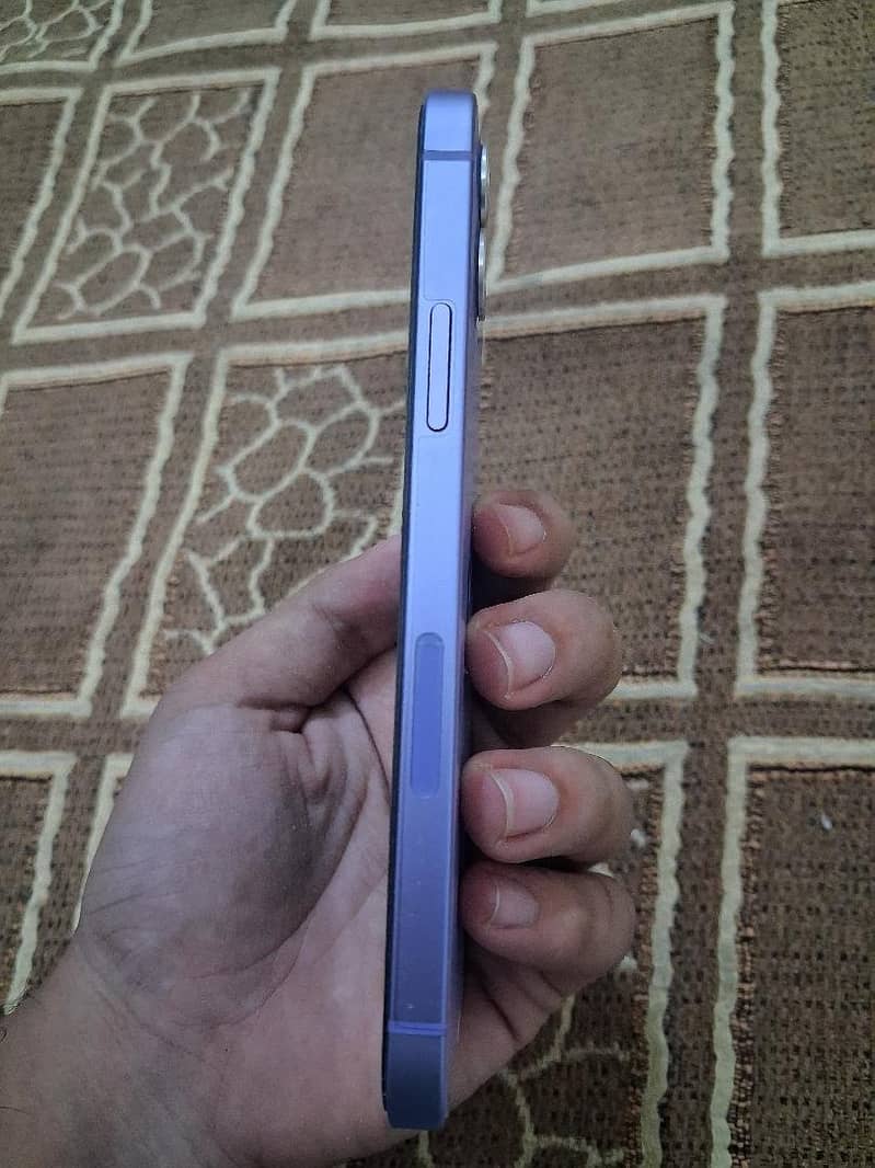 Apple iPhone 12 8