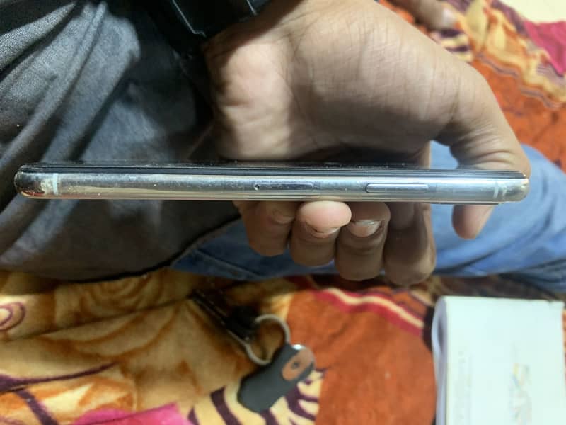 Apple iPhone X 6