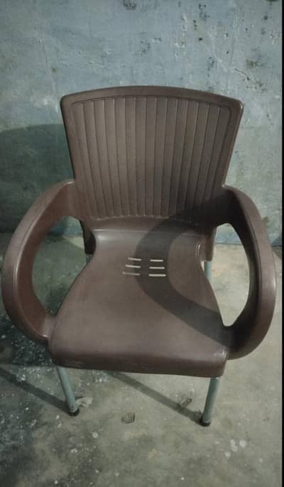 Chair 10/10