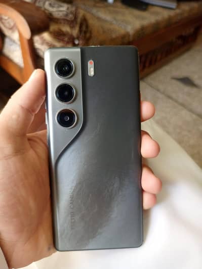Tecno CAMON 40 Pro