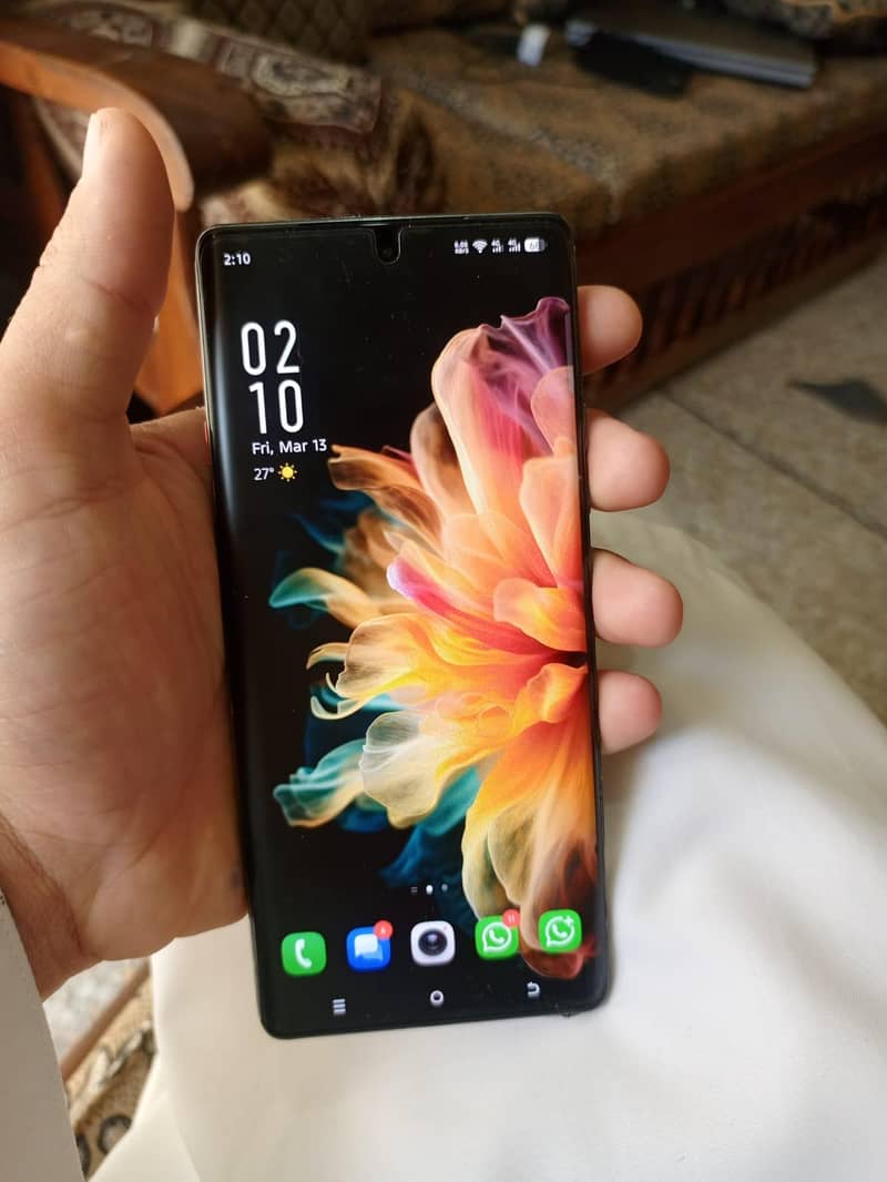 Tecno CAMON 40 Pro 1