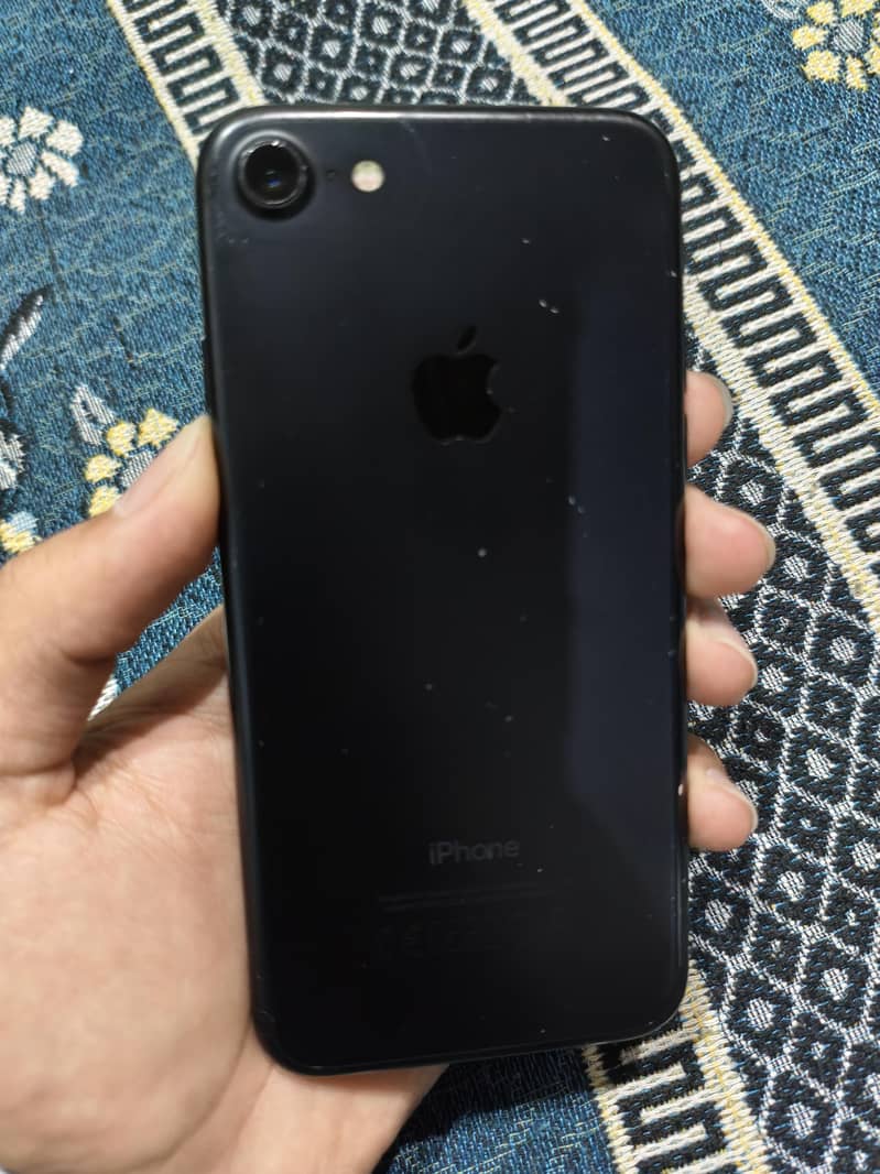 Apple iPhone 7 0