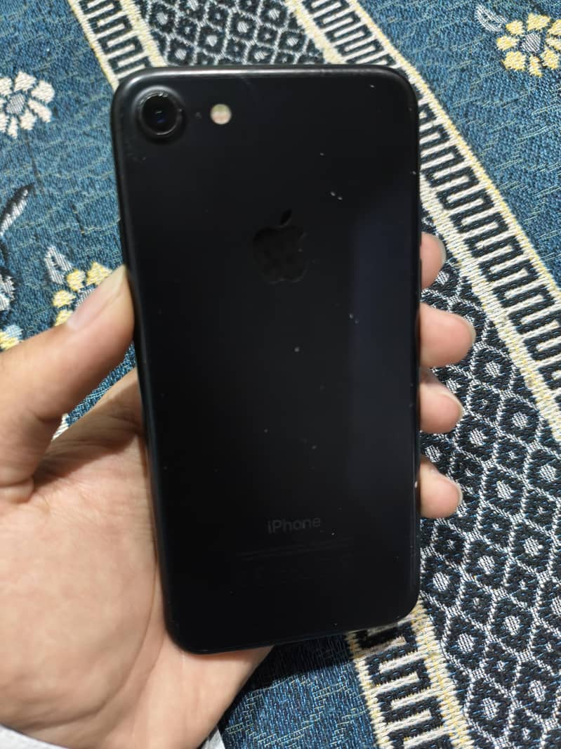 Apple iPhone 7 1