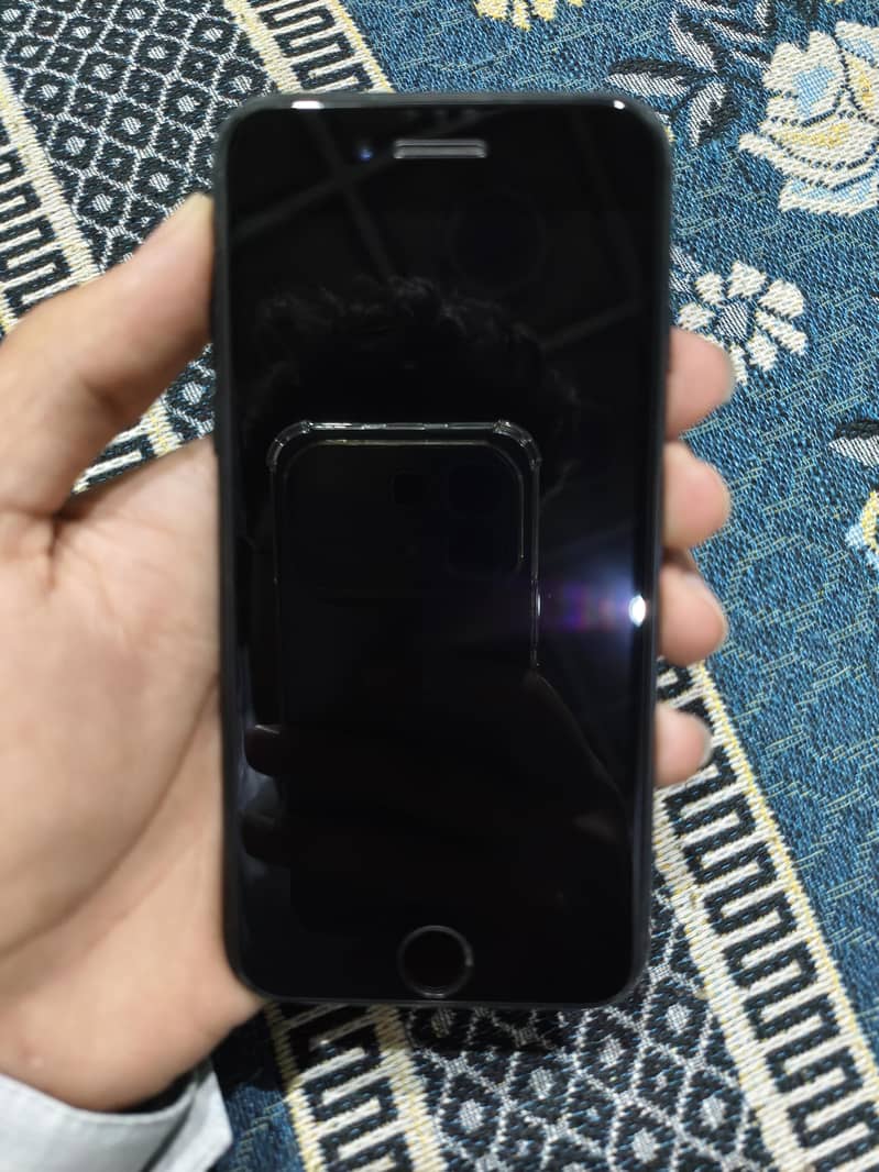 Apple iPhone 7 3