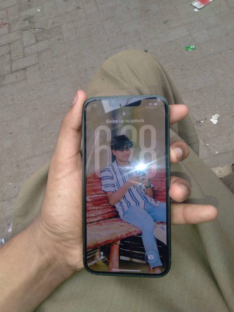 Apple iPhone 13 1