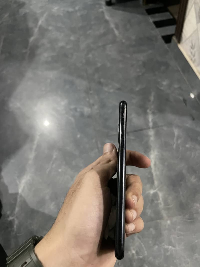 Apple iPhone SE 3