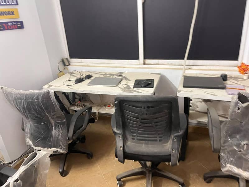 Staff workstation 2