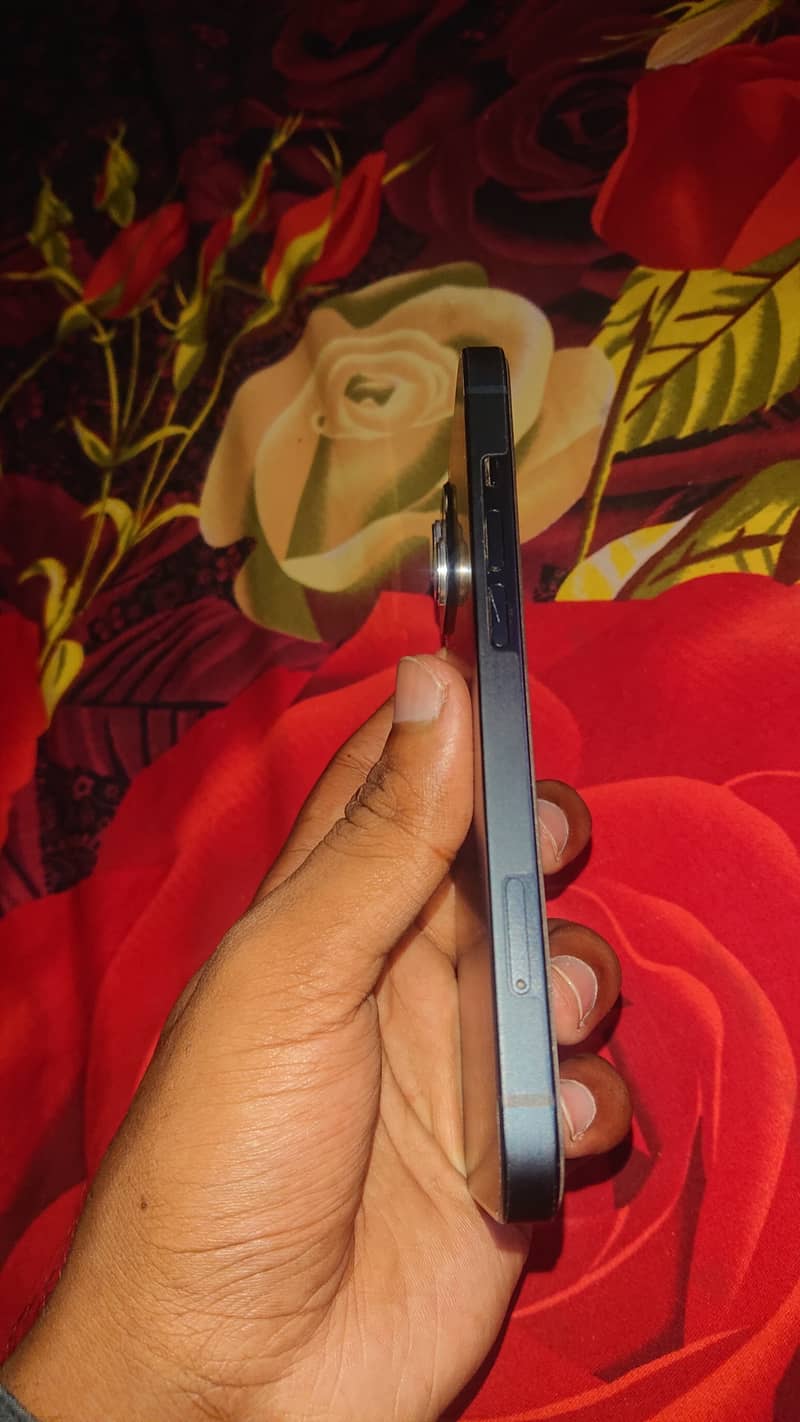 Apple iPhone 13 3