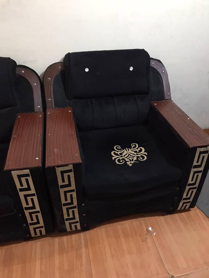 sofa for sell. . 2