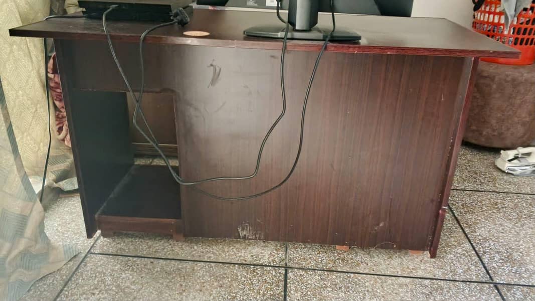 computer table 3