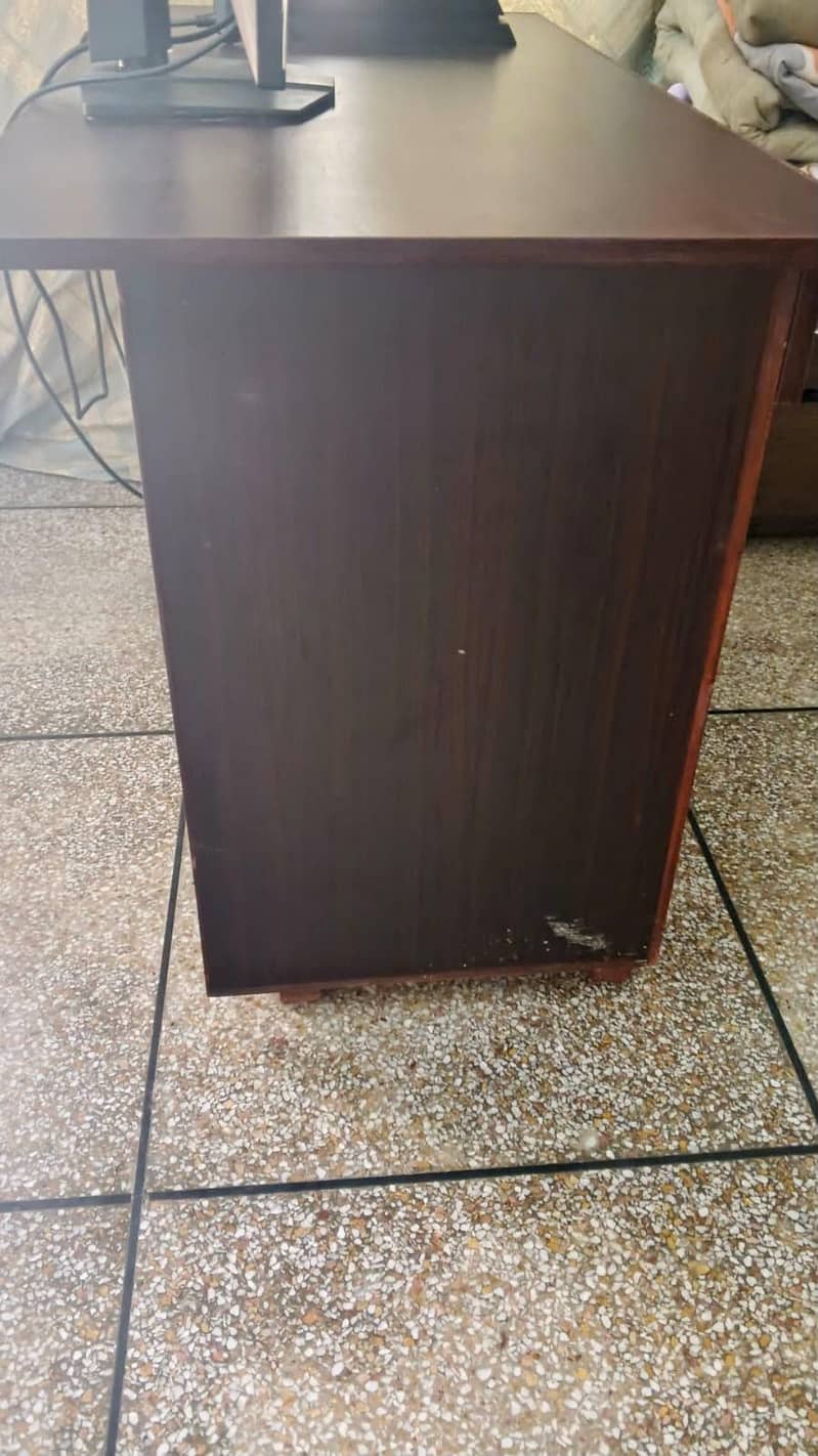 computer table 4