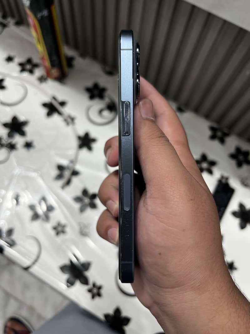 Apple iPhone 13 Pro 3