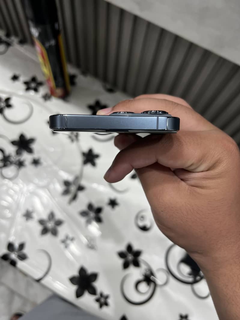 Apple iPhone 13 Pro 4