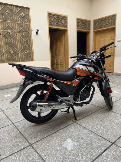 Honda CB 150F low mileage bike