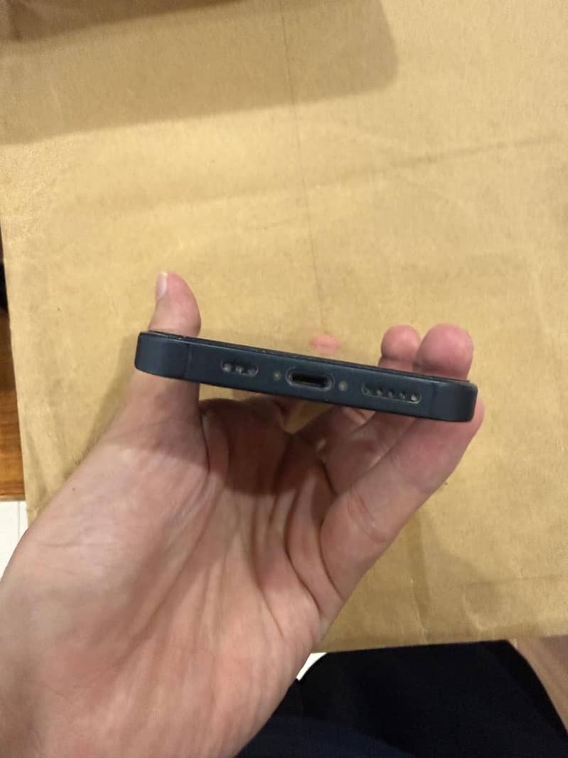Apple iPhone 14 3
