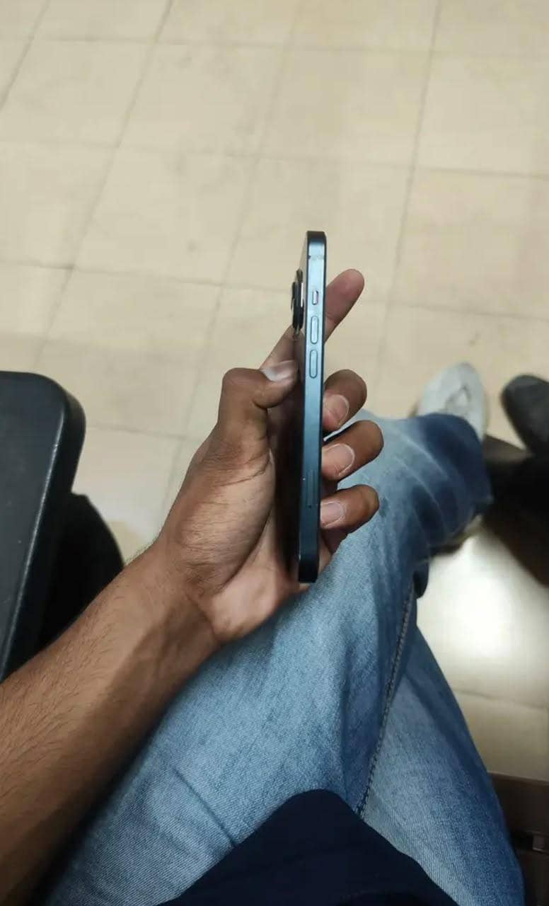 Apple iPhone 13jv 1