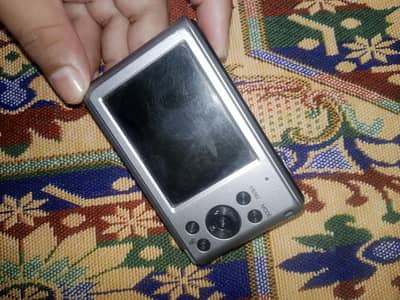 for sale Samsung digital camera+2013 condition new Es90 DSLR camera