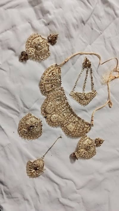 ARTIFICIAL JEWLLERY
